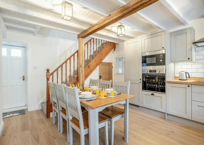 3 Bed In Oc-t33630 *