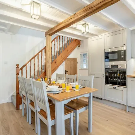 3 Bed In Oc-t33630 *